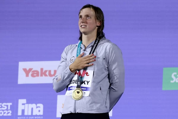 Katie Ledecky Wins Gold in 400 Freestyle at World Championships