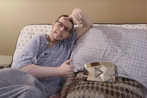 Famous Minecraft YouTuber, “Technoblade”, Dies from Cancer