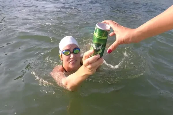 Swimmer Breaks Monofin Record -By Cleaning Up Trash!