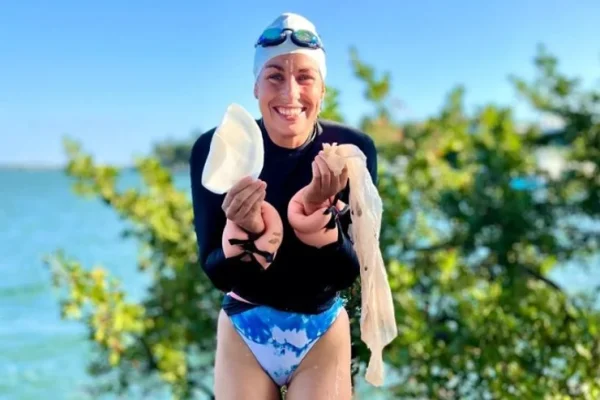 ‘Eco-Mermaid’ Swims Marathon to Fight Plastic Pollution