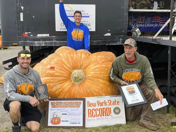 Very Heavy Pumpkin Breaks American Record