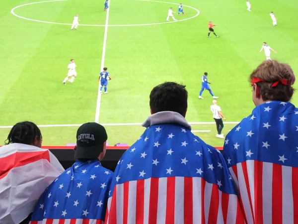 English Soccer Teams Court U.S. Fans on American Tour