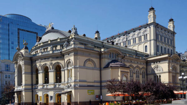 Opera house in Odessa reopens despite war