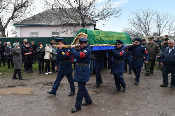 Russian Families Mourn Their Dead Relatives Who Fought in the War