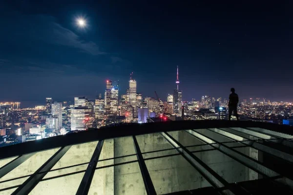 Rooftop Selfies are Really Amazing but Are Becoming More and More Dangerous