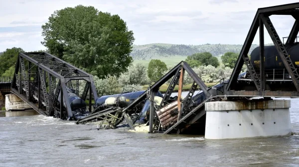 Train Crashes Into Montana’s Yellowstone River