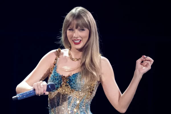 Taylor Swift Mistakenly Ate an Insect, Just as Everyone Else Does Every Day