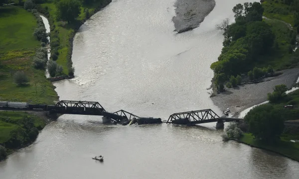 Train Carrying Pollutants Derails and Falls into Yellowstone River