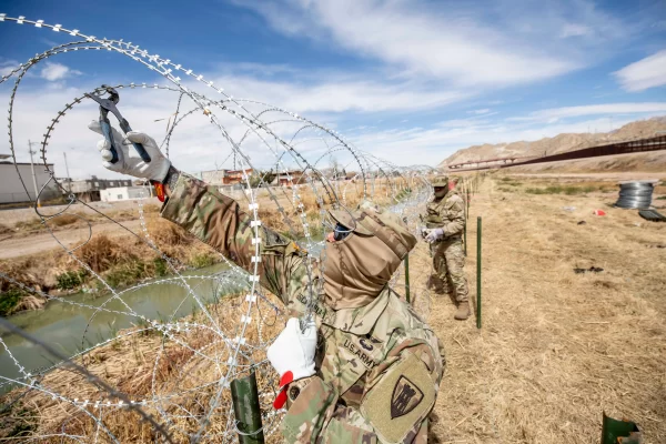 Barriers placed by Texas between Mexico and US