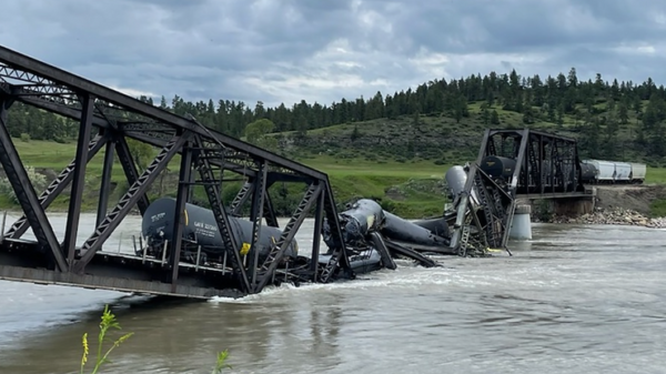 Derailed Train in Yellowstone River Contains Pollutants