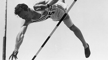 Bob Richards, a Pole-Vaulting Legend, Passes Away Peacefully at an Age of 97