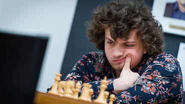 US Chess Grandmaster Hans Niemann Accused of Cheating By Magnus Carlsen