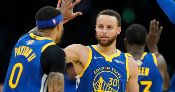 Ordinary in Size, Celestial in talent, Stephen Curry is Changing the Game