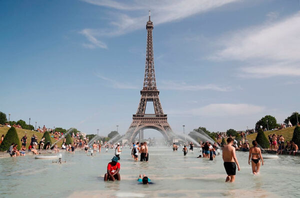 Blazing heat wave breaks heat records in France