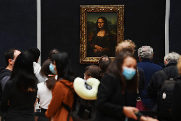 The Mona Lisa Sure is a Piece of Cake!