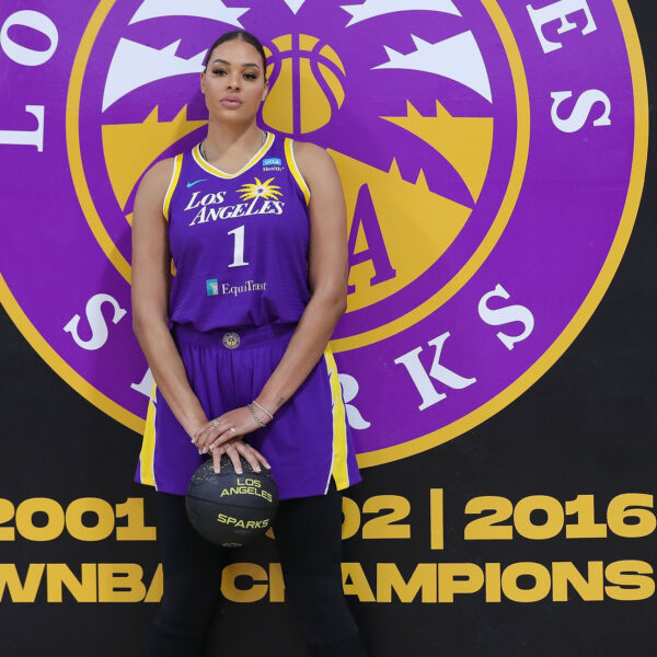 Liz Cambage Leaves the Los Angeles Sparks