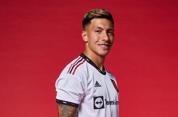 A New Extraordinary Player is Added to Manchester United, Lisandro Martinez