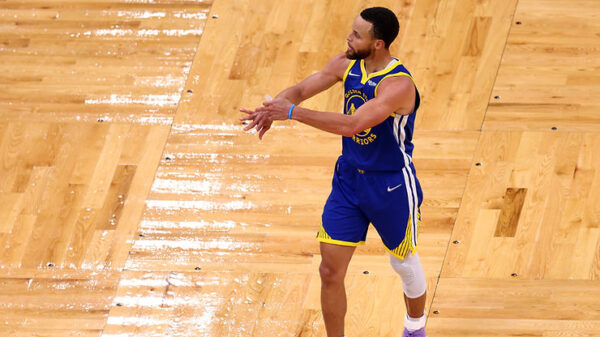 STEPH CURRY CEMENTS SPOT AS BASKETBALL GOAT