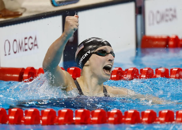 Competitive Swimmer Katie Ledecky Wins 400 Gold and Beats her Own Fastest Time.