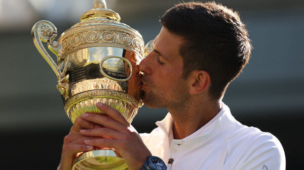 Novak Djokovic narrowly wins his 7th Wimbledon title