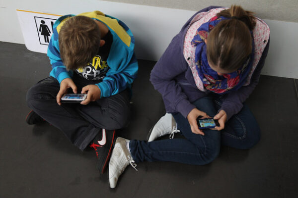 California Joins Growing National Effort to Ban Smartphone Use in Schools