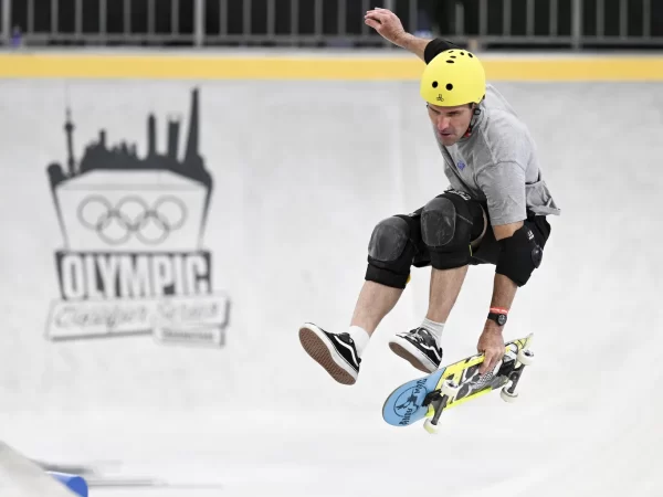 Andy Macdonald, the 50-year-old Skateboarder, is ready to Skate in Paris