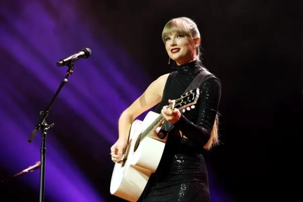 Taylor Swift’s Studio Album Ties Her Career Total for Most Weeks at No.1!