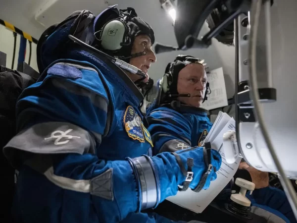 Two Nasa Astronauts Stranded in Space Due to Starliner Failure