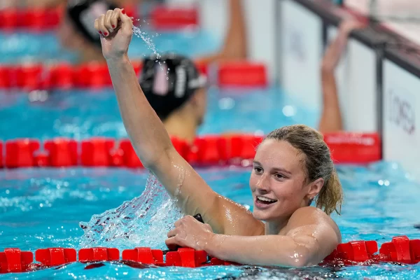 17-Year-Old Canadian Swimmer Wins Gold For Canada