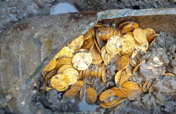                                    2,400-Year-Old Gold Coins Discovered in Turkey