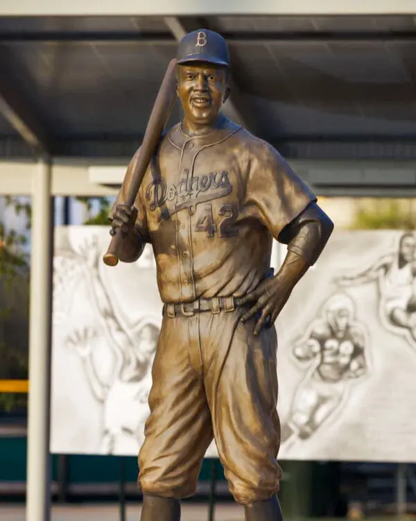 Kansas man steals Jackie Robinson Statue [1] 